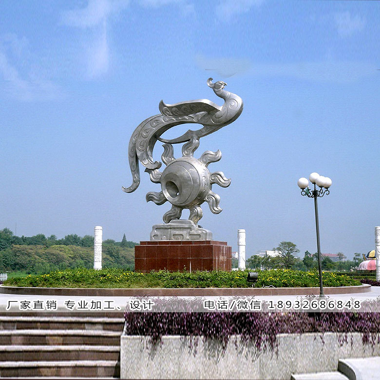 不锈钢雕塑是公共景观的重要元素。 不锈钢雕塑是公共景观的重要元素。
