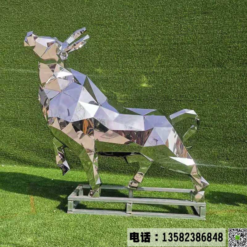 不锈钢镜面牛雕塑.JPG
