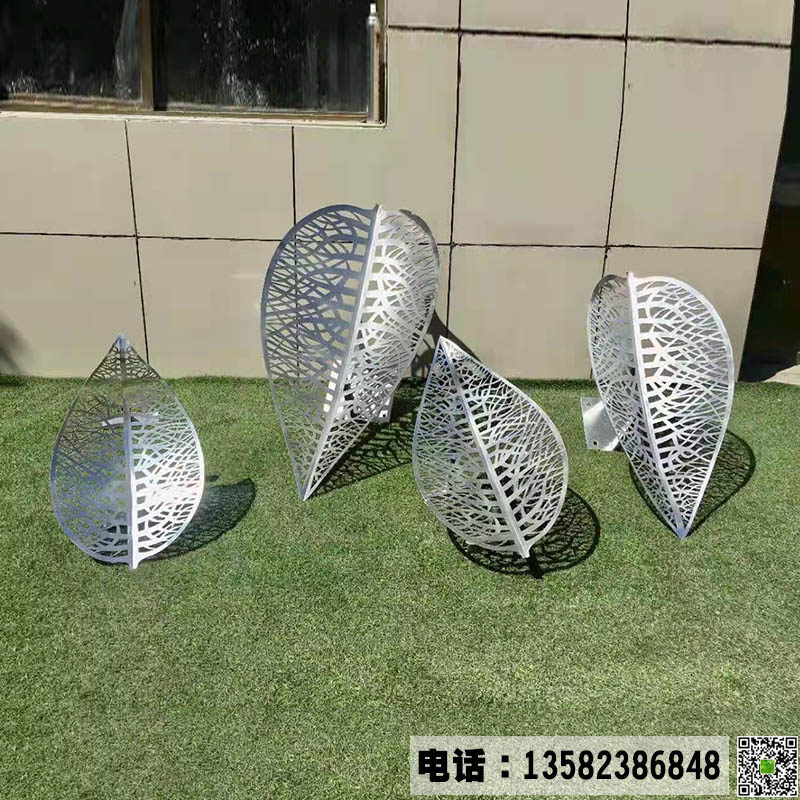 不锈钢镂空树叶雕塑加工.JPG